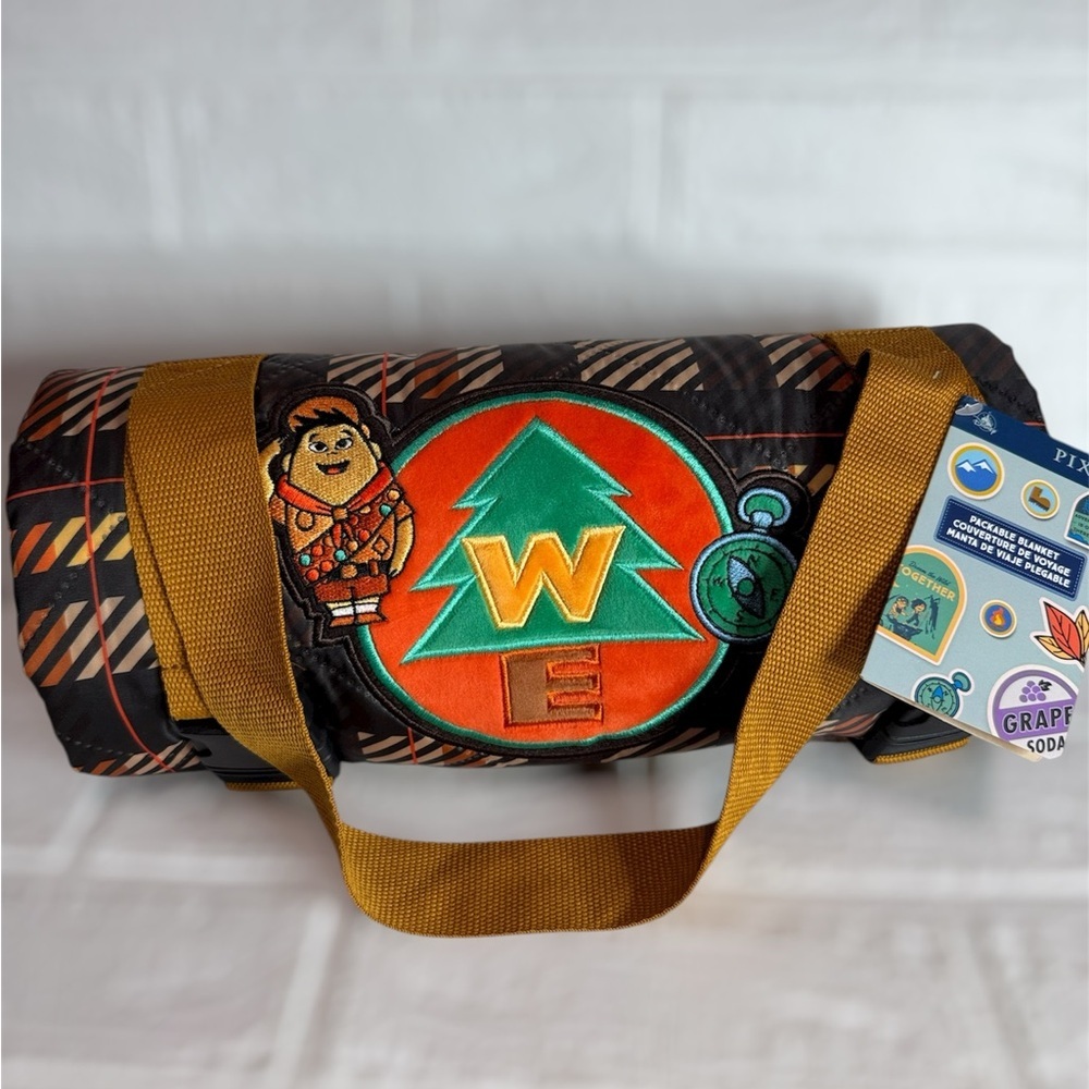 New Disney Packable Blanket Pixar Movie “Up”